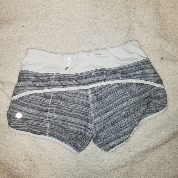 lulu🍋 speed up shorts! - Picture 2 of 5
